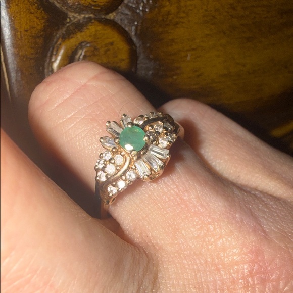 Vintage 10kt Gold Emerald & 19 Genuine Diamond Ballerina (cocktail) Ring 7 1/2 - Picture 16 of 16